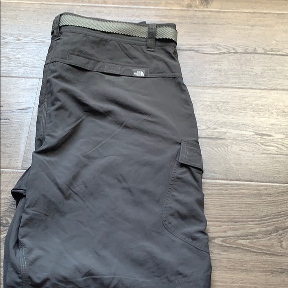 North face grey men’s shorts - Picture 2 of 4